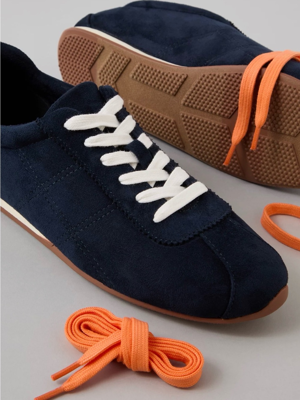 American Eagle Low Pro Runner Sneaker- Navy- 7.5